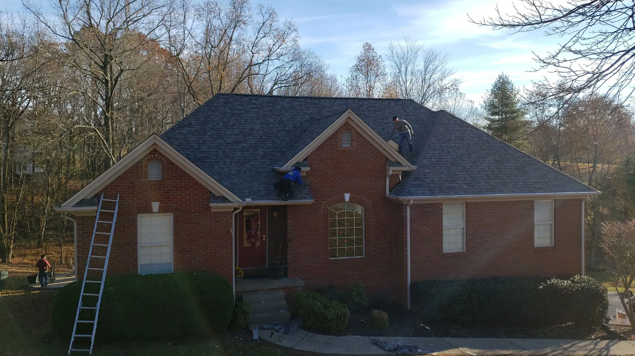 Barrier Roofs team member working on roofing job in Eastern Kentucky